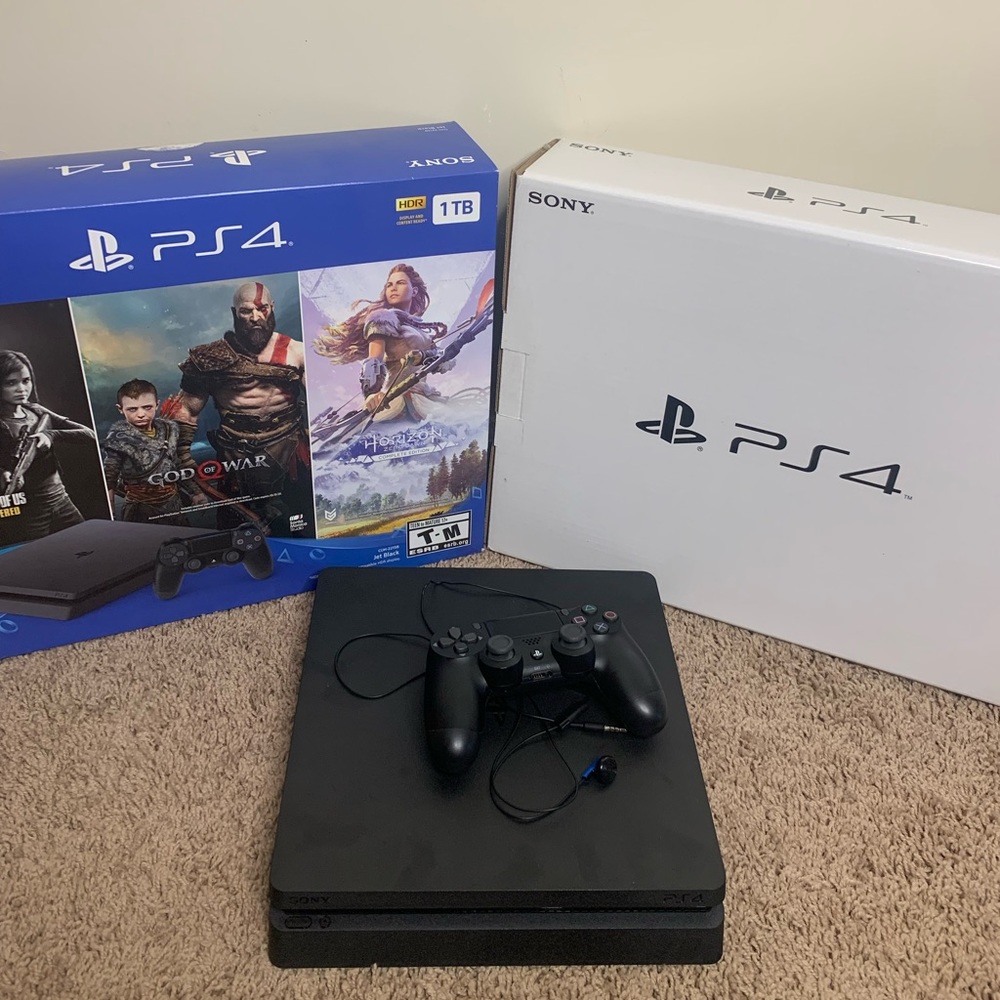 Somy PlayStation 4 1TB Jet Black: The Last Of Us